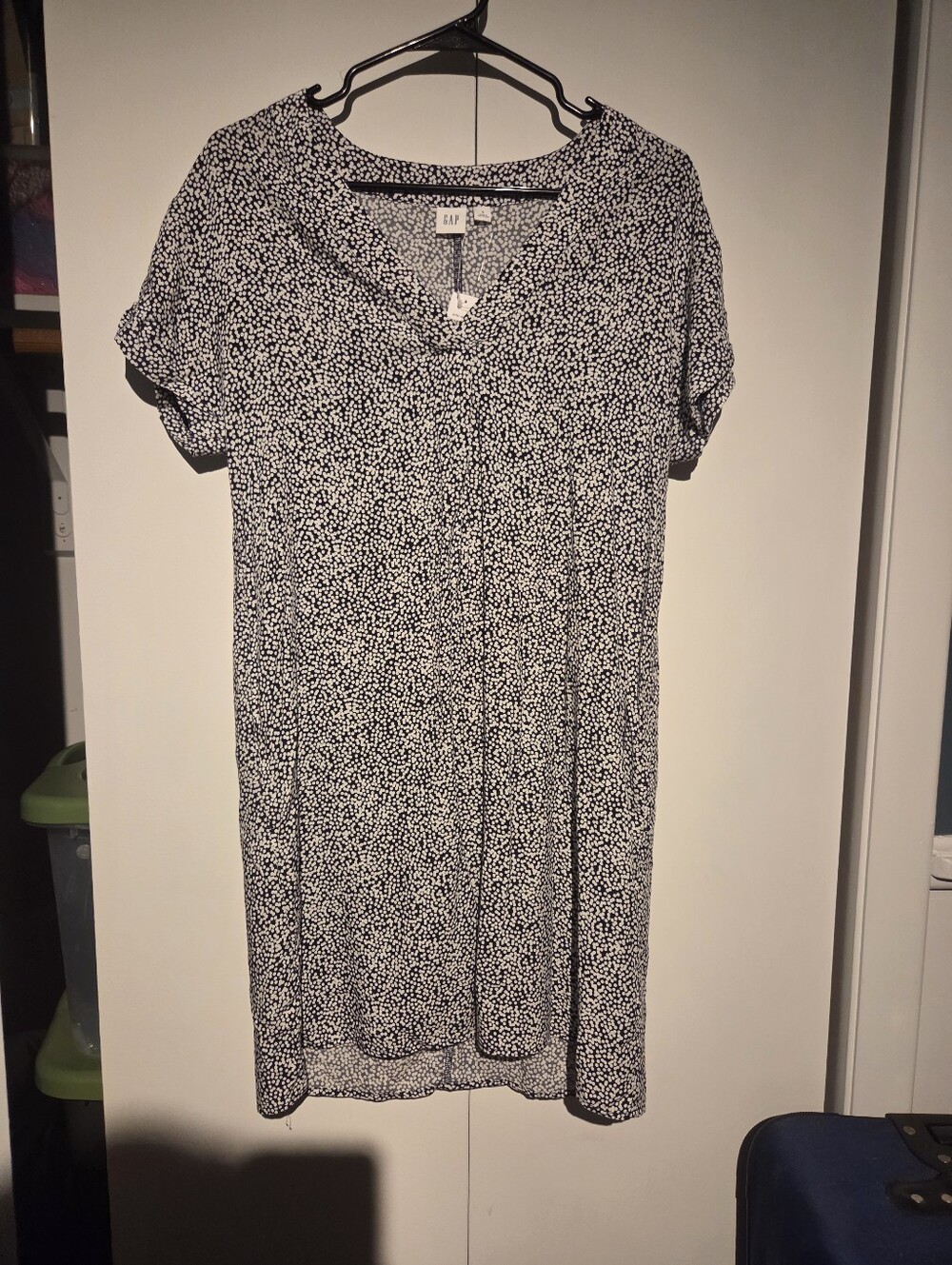 GAP Black and White Dot-Print V-Neck Tunic Dress